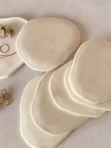 2pcs/1pc 5.52*4.73 Inch Asymmetric Plaster Jewelry Tray. A Uniquely Designed Decorative Jewelry Dish, Can Be Used For Jewelry Storage And Display, Also As A Home Decor. An Excellent Choice For Valentine's Day Gift.,Room Decor - Multicolor - View 12