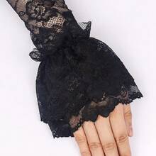 L'VOW 2Pcs Gothic Black Lace Feather Long Gloves For Women Halloween Witch Costume Swan Wristband Cuff{"Color_name":"Lace-Black"} - 蕾絲黑 - 查看 3