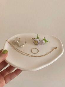 2pcs/1pc 5.52*4.73 Inch Asymmetric Plaster Jewelry Tray. A Uniquely Designed Decorative Jewelry Dish, Can Be Used For Jewelry Storage And Display, Also As A Home Decor. An Excellent Choice For Valentine's Day Gift.,Room Decor - Multicolor - View 4