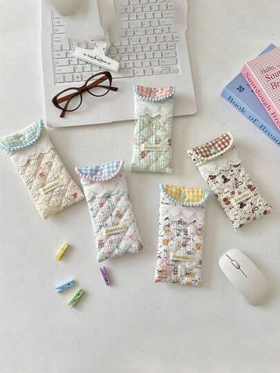 1 Stück neue Cartoon Muster Brillen Aufbewahrungstasche mit Knopf, stoßfest, Brillenetui staubdicht, Geschenkbox, Brillen Schutzhülle, Reise Brillentasche, gesteppte weiche Brillenetui, tragbar, stoßfest, Brillentasche für Brautjungfern, Pendler Essentials, Reise Essentials, Studentenwohnheim Essentials, Reise Zubehör, Reisetasche, Urlaub, Rückkehr zur Schule, Schulsachen, Brillenetui, Sonnenbrillen Damen