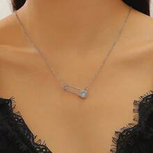 1pc Creative Chrysanthemum Zirconia Brooch Necklace, Devil's Eye Pendant Clavicle Chain, Minimalist Floral Element Necklace, Suitable For Daily Wear And Unique Gift