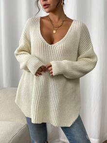 Large-Sized Women's Solid-Color V-Neck Drop-Shoulder Long-Sleeved Loose-Fitting Casual Knit Base Layer Sweater, Suitable For Autumn And Winter Seasons, With A Pullover Style
