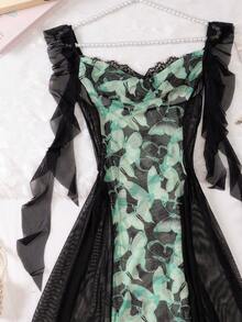 2 piezas Nuevo conjunto de lencería sexy, vestido de tirantes con cuello profundo y encaje con estampado digital y panty - Verde - Ver 11