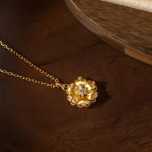 女士优雅奢华复古18K镀金锆石浪漫花瓣吊坠项链 - 金色 - 查看 4