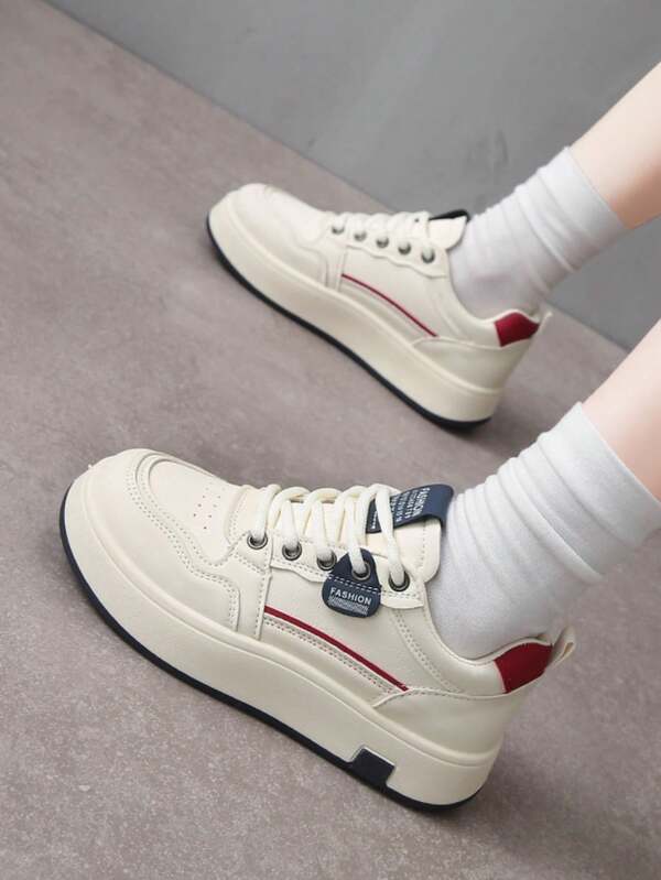 Damen Dicksohlige Schnür-Lässig Weiße Sneaker, flach, leicht, Studentin, weiche Sohle, bequeme Sportschuhe, neu für Herbst 2025