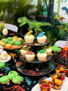 Soporte para tarta de tres niveles con temática de dinosaurio para fiesta de cumpleaños, soporte para tarta con patrón de huesos y fósiles de Tiranosaurio Rex, soporte de papel de tres niveles para tarta de cumpleaños, soporte de tarta de varios niveles, adecuado para fiestas de cumpleaños, picnics al aire libre, reuniones familiares, Navidad, fiestas con temática jurásica, sin contacto directo con alimentos