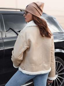 Veste en fausse fourrure pour femme, isolée avec de la fausse fourrure, veste d'hiver élégante avec col et fermeture à glissière, vêtements d'extérieur chauds et confortables pour temps froid, coupe courte élégante, réglable et poches, veste d'hiver élégante - Beige - Voir 4