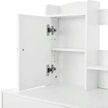 Penteadeira grande com iluminação LED ajustável (3 temperaturas de cor), tomadas integradas e espelho. Inclui um banquinho, 5 gavetas e um compartimento na porta. Cor: branco. Dimensões (L x A x P): 90 x 132 x 40 cm.