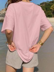 2 pcs Conjunto de dos piezas de top oversize de manga corta con estampado "Knight" y shorts a rayas para mujer, trajes de verano - rosa y cafe - Ver 2