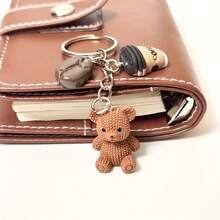 1pc Cute Teddy Bear Coffee Charm Keychain - Brown (Coffee Bean Color), With Metal Ring Closure - Birthday, Coffee Lover Gift, Party Favor, Bag & Notebook Decor - Women's Fashion Accessory, Fun Design, Durable Metal Ring, Ideal For Women And Men, Birthday, Christmas, Thanksgiving And Winter Gift, Coffee Shop Accessory
