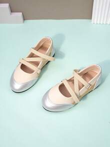 1 par de zapatos planos beige para niñas pequeñas, parte superior de PU con bloque de unicolor y parche, diseño de correa en Z antideslizante, punta redonda, suela blanda de TPR, zapatos elegantes de princesa adecuados para niñas de 3 a 12 años, vacaciones, deportes, nuevo lanzamiento para otoño/invierno 2025