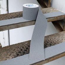 Cinta Antideslizante, 100mmx10m, Negro - Amarillo, Cinta Adhesiva Antideslizante para Escaleras, Peldaos, Escalones en Interiores y Exteriores, Tiras de  Antideslizantes - GRIS - Ver 6