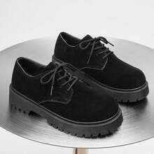 男士哑光低帮靴,休闲厚底工作鞋,卡其色户外系带德比鞋。新款男士低帮靴,复古工作鞋,厚底鞋,轻便户外休闲靴。此款鞋码偏大,建议选购比平时尺码小一码的尺码。请根据尺码信息选择合适的尺码,以获得更合脚的穿着体验。 - 黑色 - 查看 12