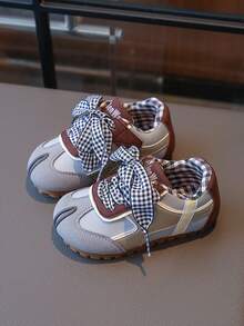 1双可爱时尚格子图案女童撞色PU魔术贴平底休闲运动鞋，适合春秋季穿着 - 灰色 - 查看 2