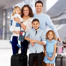 Fintie Cartera para pasaporte para 5 personas, gran capacidad, bloqueo RFID, organizador de documentos de viaje, bolsa de mano con soporte para bolígrafo, tarjetas de crédito, funda QGXB - Noche de la selva - Ver 8