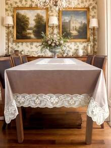 1 buc. Față de masă elegantă din catifea groasă 100% poliester, cu broderie 3D aurie, cu margini din dantelă, potrivită pentru bucătărie, masă de sufragerie, masă de conferințe, masă pătrată/rotundă, birou, măsuță de cafea, toaletă, decor pentru casă, petrecere, sărbătoare, nuntă, vilă, curte, picnic, dulap, husă de pian, sufragerie, dormitor, interior/exterior, pentru toate anotimpurile, husă de masă dreptunghiulară/pătrată, decor pentru cameră, petrecere, nuntă, mobilier de exterior, disponibile în mai multe dimensiuni.