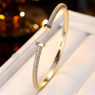 1 件复古优雅简约手链，新款奢华小众珠宝