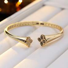 1 szt. Delikatna bransoletka z kwiatowym elementem w stylu vintage, nowa luksusowa biżuteria niszowa