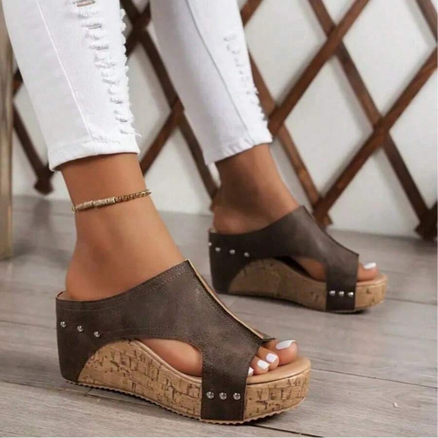 Women's Retro Thick-Soled Wedge Sandals, Suitable For Summer Leisure Vacation Wear - Brown - View 1