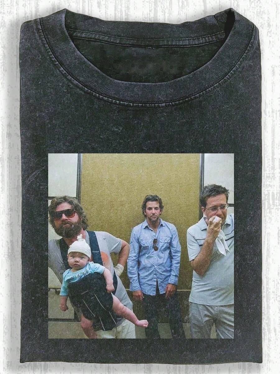 The Hangover Movie Characters Graphic Printed Water Washed Men's Graphic Printing T-Shirt, Round Neck Short-Sleeve Tee Vintage Retro Tops For Men, Unisex - màu đen - Xem 1