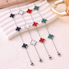 1件时尚不锈钢四叶草和仿珍珠母贝手链，高端花卉首饰，送给女朋友的礼物 - 金色 - 查看 9