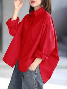 Chemise ample décontractée grande taille, col boutonné, épaules tombantes, manches longues, ourlet asymétrique, chemise ample chauve-souris pour femmes, couleur unie simple polyvalente légère pour le printemps - Rouge - Voir 1