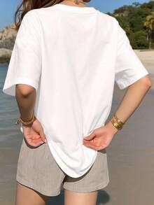 2 pcs Conjunto de dos piezas de top oversize de manga corta con estampado "Knight" y shorts a rayas para mujer, trajes de verano - blanco y cafe - Ver 2