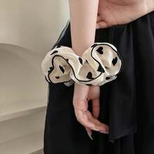 Juego de 2025 Scrunchies de organza transparente vintage y lindos - Set de 1 a 3 piezas con estampado de corazones y flores, Elegantes scrunchies de pelo beige para mujeres y niñas, Accesorios de pelo elásticos suaves para uso diario, fiestas y regalos, Decoración de pelo retro para coletas y moños, Juego de accesorios de pelo perfectos para ella y sus amigas, Lazos de pelo tipo scrunchie, Maquillaje