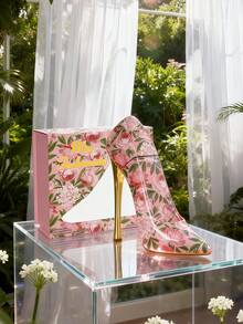 Lattafa MISS FASHIONISTA PINK ARABIAN PERFUME 100ML - The Perfect Gift For Special Days, Valentine's Day, And Parties. A Fresh And Light Scent, Ideal For Everyday Wear. An Intense And Addictive Fragrance With Vibrant Notes. A Long-Lasting Perfume For Special Occasions. A Soft Fragrance That Adapts To Any Time Of Day. Formulated With High-Quality Ingredients And Essential Oils. Elegant And Minimalist Packaging, Perfect For Gifting. An Iconic Bottle With Handcrafted Details. Competitive Online Prices, Perfect For Christmas, Valentine's Day, New Year's, And Ideal For Going Out, Romantic Dinners, And Exclusive Dates. - Hương thơm nồng nàn - Xem 3