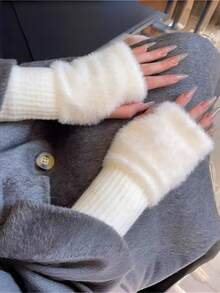 1 Pair Of Mink Soft Winter Half-Finger Gloves For Women Warm Luxury Pure White Plush Knitted Fingerless Gloves Wrist Gloves For Writing, Class And Work