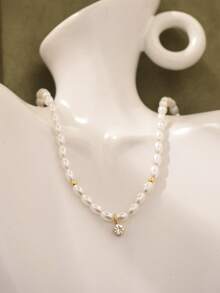 Fashionable Luxury Inlaid Pearl Necklace For Women
