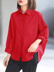 Chemise ample décontractée grande taille, col boutonné, épaules tombantes, manches longues, ourlet asymétrique, chemise ample chauve-souris pour femmes, couleur unie simple polyvalente légère pour le printemps - Rouge - Voir 2