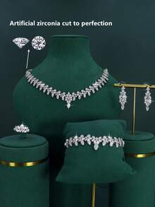 Conjunto de 5 joias de casamento em formato de V banhadas a ouro branco, feitas à mão com zircônia cúbica 3D, incluindo colar, pulseira, brincos e anel, adequado para uso diário e casamento, presente de aniversário de casamento (vem em caixa de presente dourada), presente de Natal incluído - Terno de noiva em forma de V - Ver 4