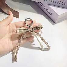 1pc Plaid Bow Keychain With Beaded Detail, Chic Cell Phone Accessory, Simple Bow Design Metal Keyring With Imitation Beads And Charm, Cartoon-Themed Decorative Ladies Ring With Ring