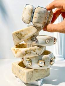 1pc New Tie-Dye Ivory Resin Bracelet With Asymmetric Geometric Shell And Pearl Accents, Adjustable Elegant Jewelry Suitable For Party, Holiday And Daily Wear