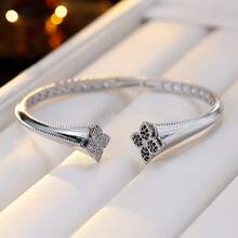 1 szt. Delikatna bransoletka z kwiatowym elementem w stylu vintage, nowa luksusowa biżuteria niszowa