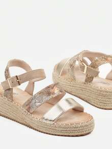 Sandals With Decorative Straps And A Braided Wedge - Yellow - View 6