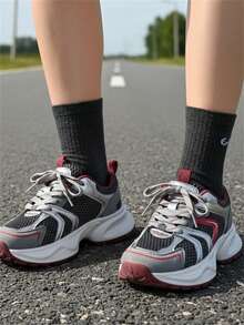 黑色和灰色复古厚底运动鞋 | 网眼透气 + 厚底增高鞋，适合矮个子的百搭运动鞋 - 槍紅色 - 查看 5