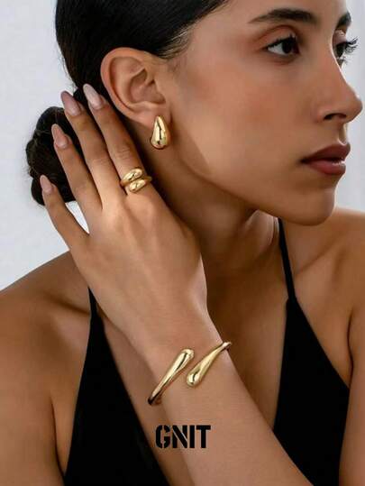 GNIT Ensemble de bijoux dorés exagérés : boucles d'oreilles en forme de larme, bagues empilables, bracelet jonc ouvert, élégant et , convient pour un port quotidien, bijoux de fête, cadeau de la Saint-Valentin, cadeau de la Fête des Mères, accessoires DIY, cadeau de vacances, bijoux de remise des diplômes, accessoires de robe de bal pour femmes