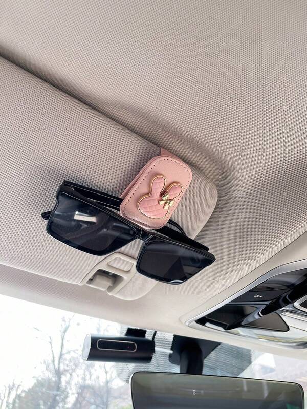 Clip para visera de coche con diseño de conejo - Soporte lindo para gafas de sol y organizador de tarjetas para mujeres, almacenamiento adhesivo para visera solar con diseño antideslizante, ajuste universal para automóviles