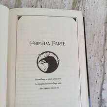 Asesino de brujas, La Bruja Blanca de Shelby Mahurin, literatura de fantasía y romance con elementos de magia oscura, novela juvenil recomendada para lectores apasionados. - Libro único - Ver 3