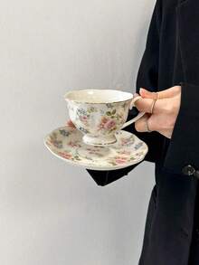 طقم فناجين قهوة وصحون سيراميك، بطراز ريفي زهري للربيع، مصنوع من السيراميك الفاخر بخطوط ذهبية، تصميم أنيق بنمط زهور الربيع، مثالي لشاي بعد الظهر أو هدية لتدشين المنزل أو الزفاف