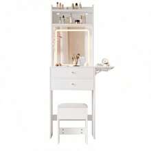 Kleiner Schminktisch mit verstellbarer -Beleuchtung und – inkl. 1 Hocker, 2 Schubladen, zwei offenen Fächern und Stauraum mit 25 cm klappbarer Tischplatte. Farbe: Weiß. Maße (B*H*T) 75 * 156 * 45 cm