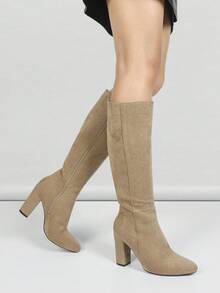 女士卡其色侧拉链粗跟过膝长靴，复古欧美风，耐穿时尚的尖头靴，适合秋冬季节，舒适有型，可搭配外套、裙子和派对服饰。 - 卡其色 - 查看 4