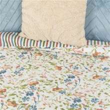 Tramas+ Chăn bông Bouti Ñoke Malva Rosa cho giường 90cm - Họa tiết hoa in, 100% Polyester, lý tưởng cho phòng ngủ đơn dành cho giới trẻ hoặc phòng ngủ đơn cổ điển, kích thước 180x270 cm, cũng có sẵn cho giường 105 và 120 cm - Nhiều màu sắc: Trắng, Hồng, Xanh lá cây và Xanh lam - Hoàn hảo cho mùa hè, Mức nhiệt phù hợp với nhiệt độ ấm áp, Độ dày, Có thể kết hợp với vải kẻ caro và đệm để tăng thêm phong cách và màu sắc, Dễ giặt bằng nước lạnh, Không bao gồm đệm. - Nhiều màu - Xem 3