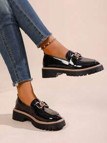 Women's Comfortable Thick Sole Black Patent PU Casual Slip-On Loafers, Fashion College Style Low Vamp Chain Decor Flat Oxfords, Student Shoes