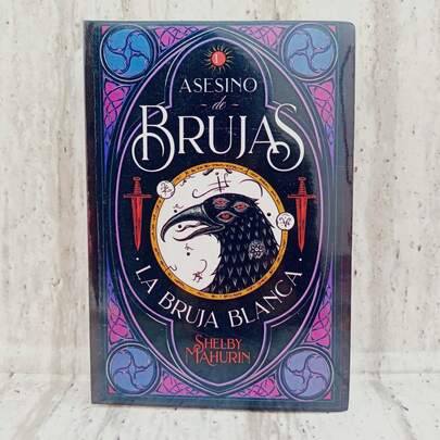 Asesino de brujas, La Bruja Blanca de Shelby Mahurin, literatura de fantasía y romance con elementos de magia oscura, novela juvenil recomendada para lectores apasionados.