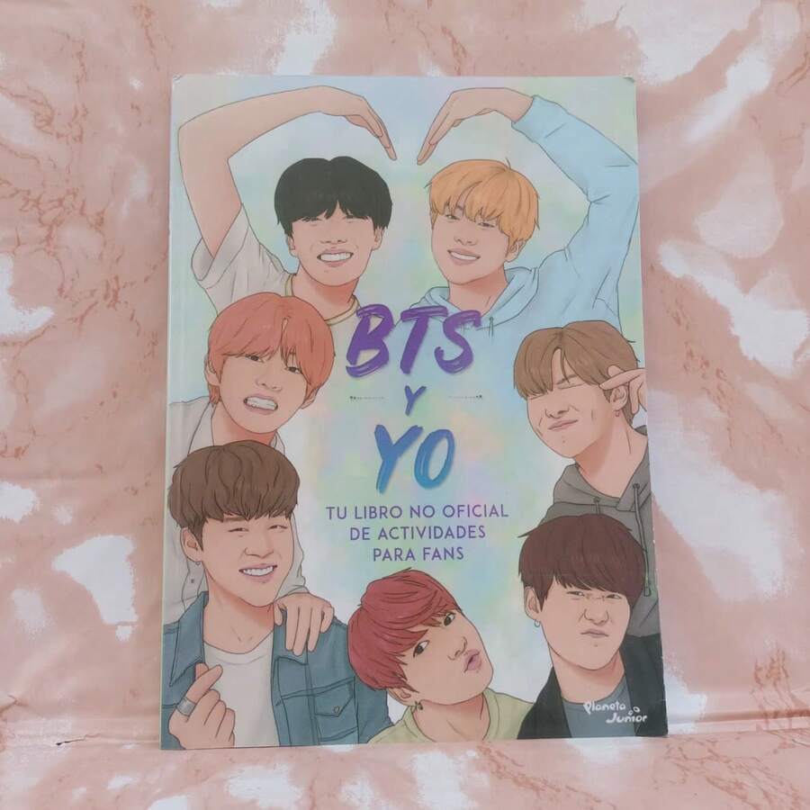B-T-S Y YO.Libro perfecto para llevar registro de todas tus cosas favoritas sobre tu banda preferida de k-pop. - Libro único - Ver 1