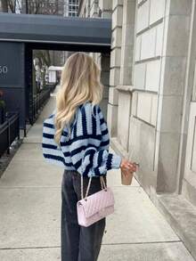 Áo khoác cardigan dáng ngắn cổ chữ V phối sọc tương phản đa năng, cài nút, tay loe, vai rớt, thích hợp cho mùa thu/đông, phù hợp cho ngày Valentine, kỳ nghỉ, lễ hội âm nhạc và những buổi đi chơi thường ngày. - Màu xanh lam - Xem 3