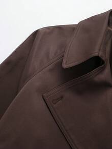 Abrigo corto de trinchera marrón minimalista vintage con cordones